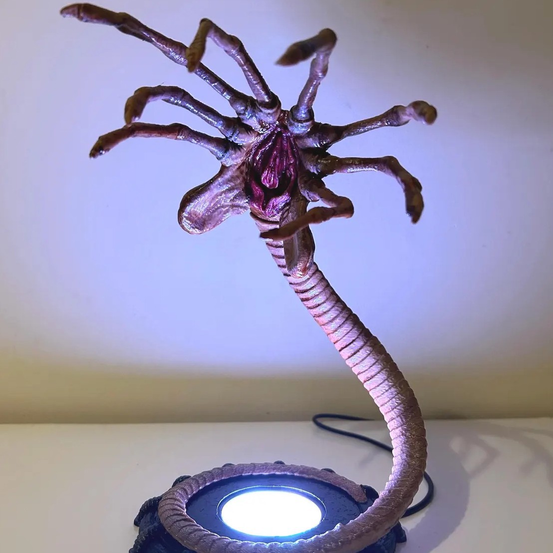 Alien Facehugger Lamp Nightlig - огляд і ціна Lighting Decor Ideas